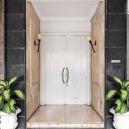 Twospaces Living At The Unit Residence Jakarta Eksteriør bilde